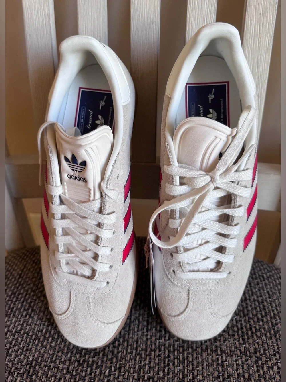 JS3042 Arsenal FC adidas Originals Gazelle
Terrace Icons Off White Better (Men - Picture 9 of 16
